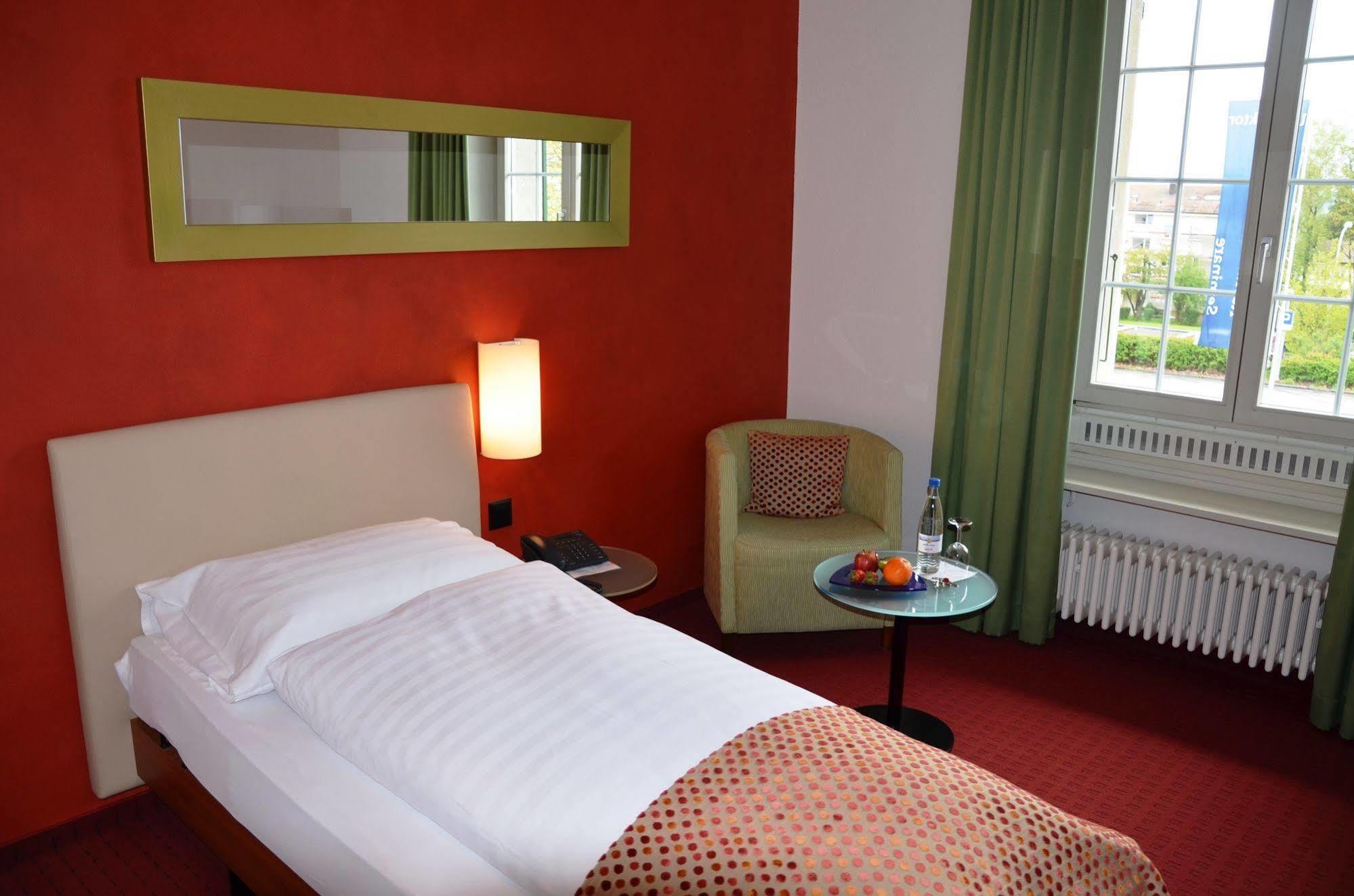 Hotel Urs Und Viktor Bettlach Exterior foto